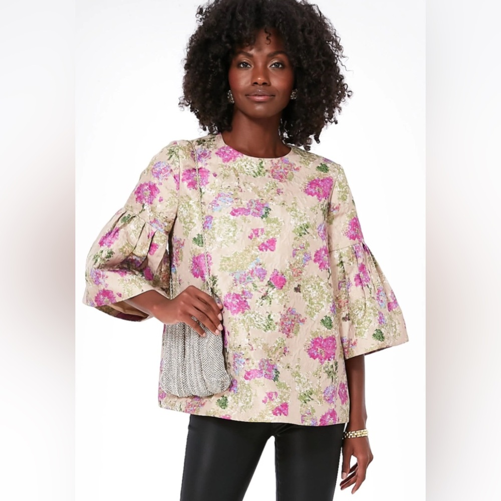 Tuckernuck Duchess Harper Bell Sleeve Top ~ Size XS ~ Floral Textured Blouse